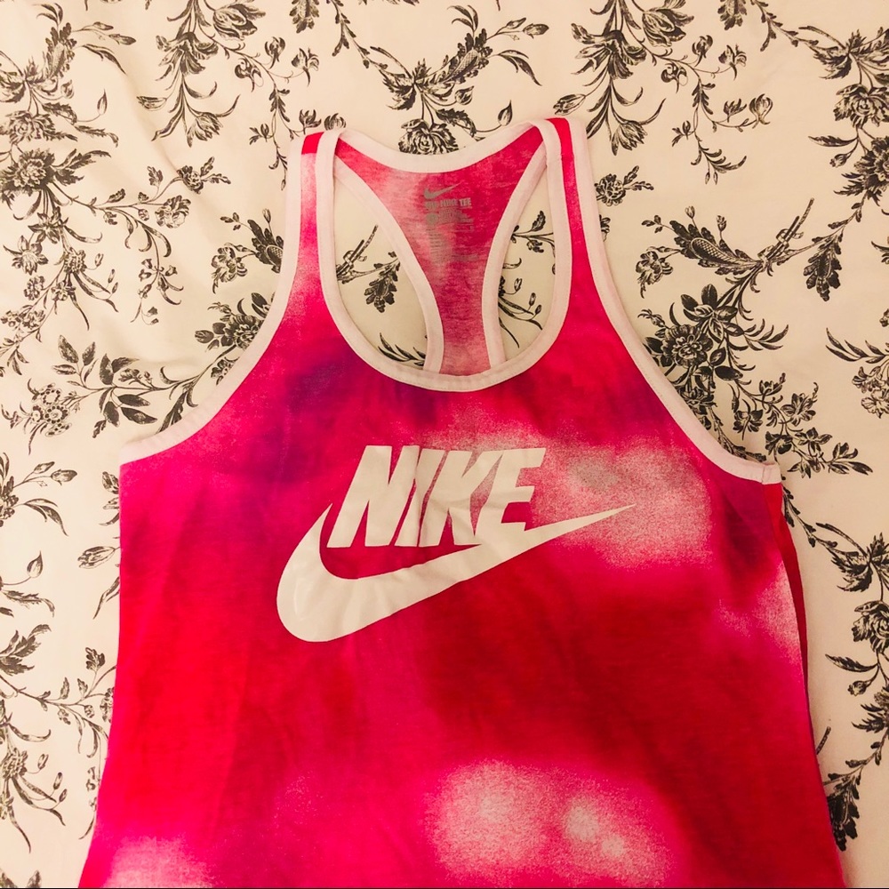 NIKE top